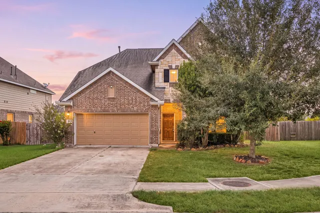 Popular Orchard Glen Real Estate