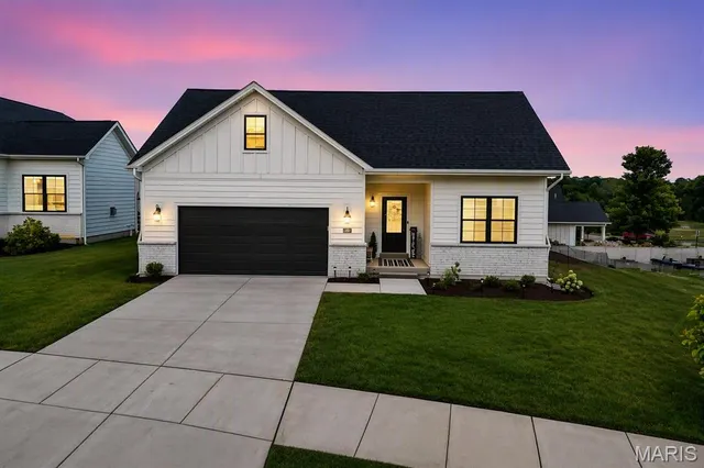 Expensive Courtyards At Barathaven Real Estate