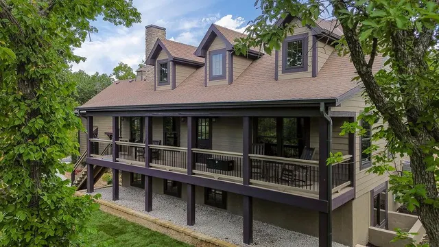 Popular Hillside Sub Real Estate