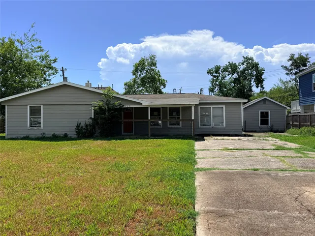 Cheap Shoreacres Real Estate