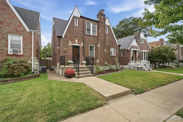 Popular January Park Add Real Estate