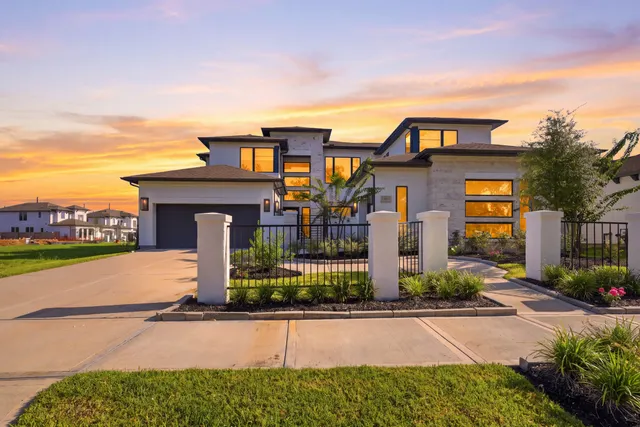 Popular Sienna Sec 59 Real Estate