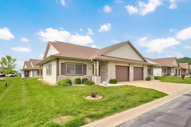 Popular Summit Ridge Residences Real Estate