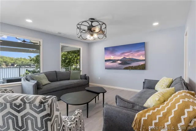 Expensive Lakeview Est Real Estate
