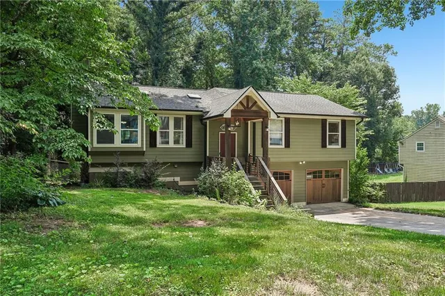 Popular Chastain Crossing Real Estate