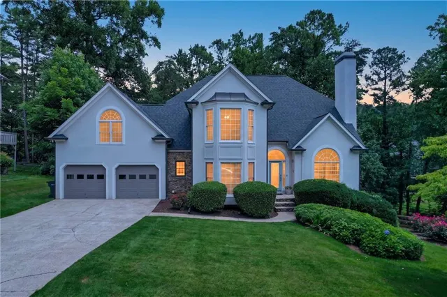 Popular Windsor Oaks Real Estate