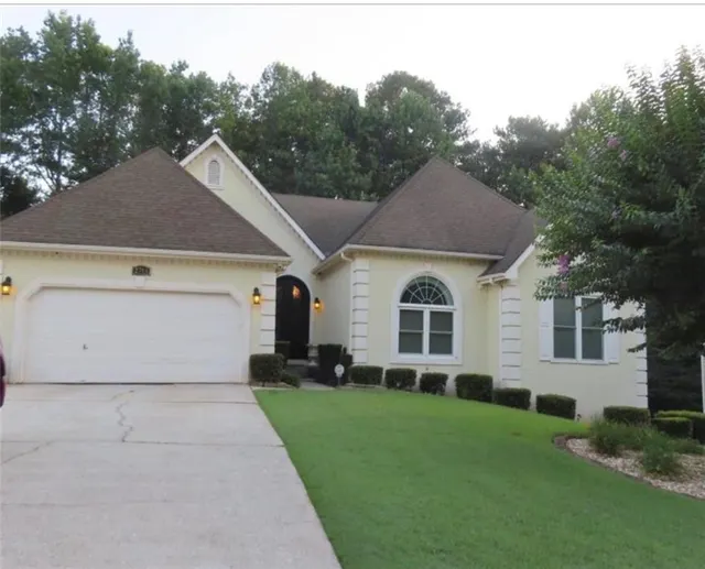 Popular CHAPEL LAKE Real Estate