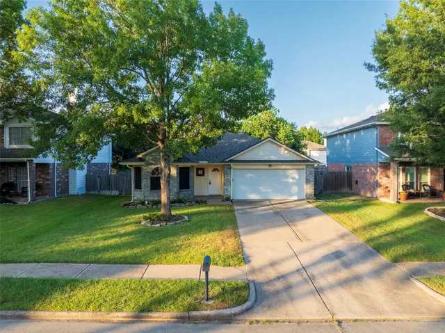 Popular Bridgewater Pointe Sec 01 Real Estate