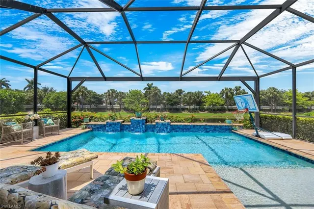 Popular AVERY SQUARE Real Estate