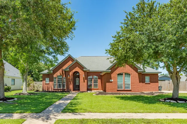 Popular Lake Bend Real Estate