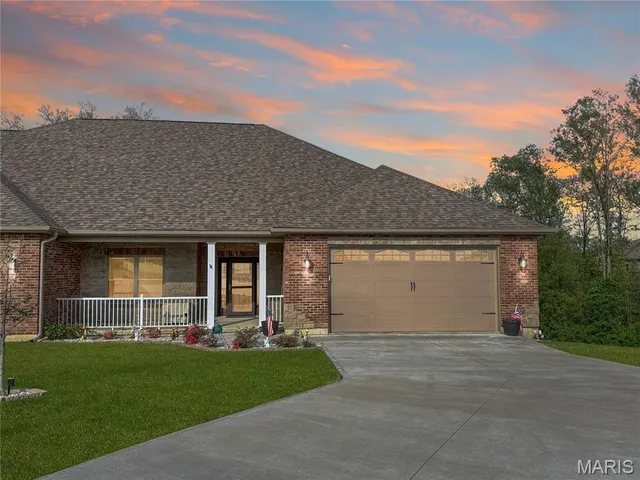 Popular Villa Ridge Real Estate