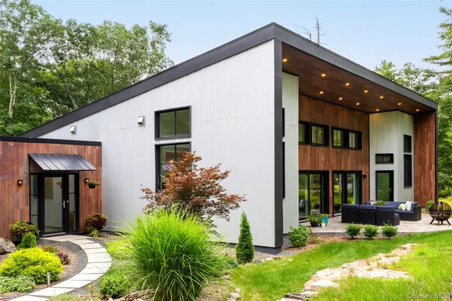 Expensive Glenford Real Estate