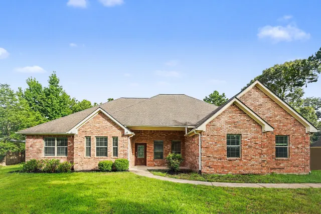 Popular Oak Tree 01 Real Estate