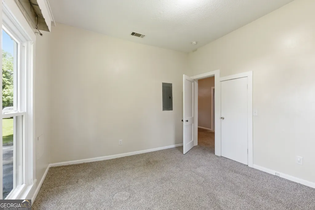 Listing Thumbnail Image 34