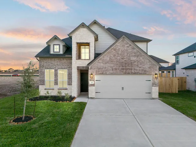 Popular Briarwood Crossing Real Estate