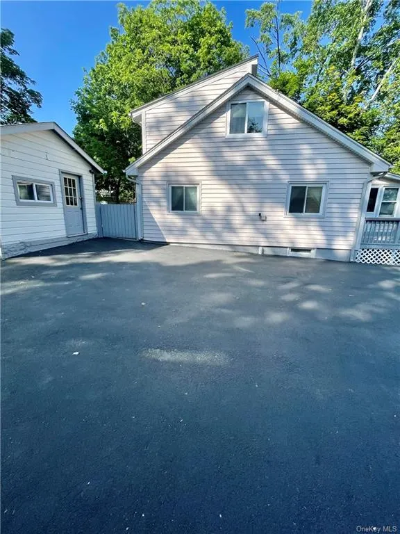 10 Hillcrest Drive, Greenwood Lake NY 10925
