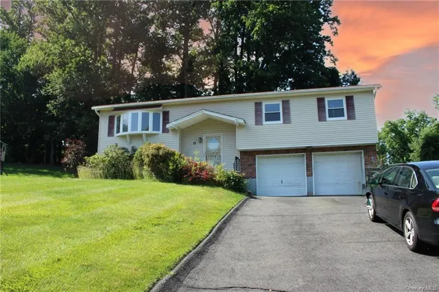 19 Pennsylvania Avenue, Valley Cottage NY 10989