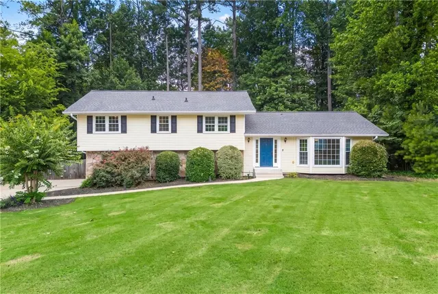 Popular Quail Hollow Real Estate