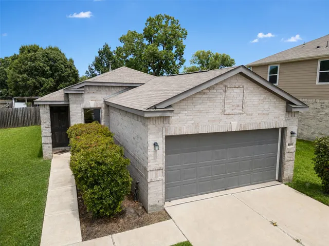 Popular BRYAN CROSSING Real Estate