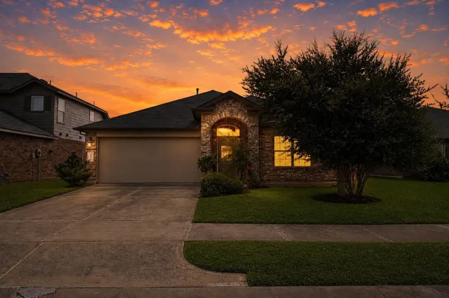 Popular Cambridge Falls Real Estate