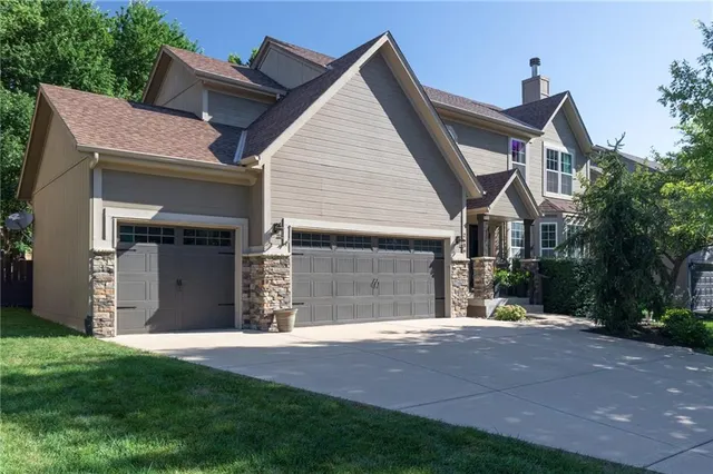 Popular Bridlewood Downs Real Estate