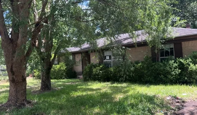 Popular Sycamore Hills Real Estate