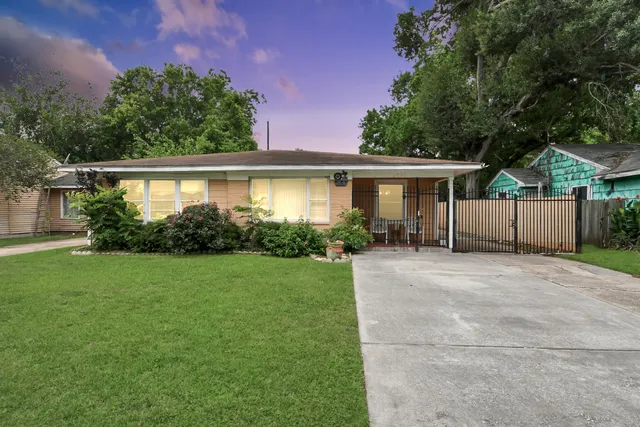Popular Meadowbrook Sec E Real Estate