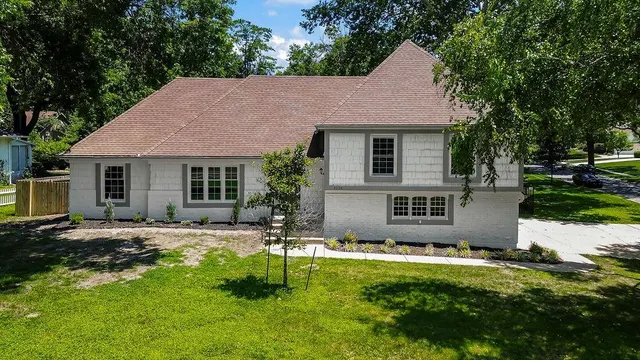 Popular Kenilworth Real Estate