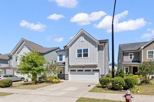 Popular Amberly Glen Real Estate