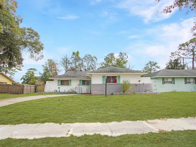 Popular SIGNAL HILL Real Estate