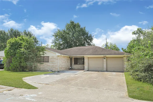 Popular Skylark Terrace 2 Real Estate