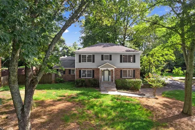 Popular FOXMOOR Real Estate