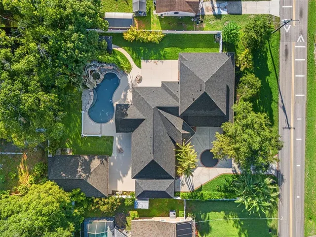 Popular Lakeside Terrace Real Estate