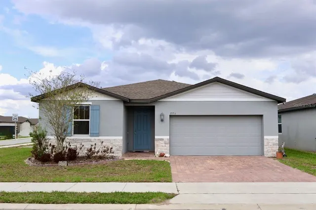Popular VILLAMAR PH 2 Real Estate