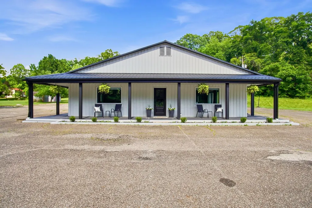 5320 Dillon Hills Dr, Nashport, OH 43830