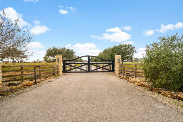 Popular Equestrian Oaks Estates Real Estate