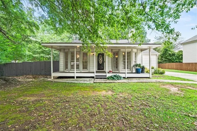 Popular Hudson Woods Real Estate