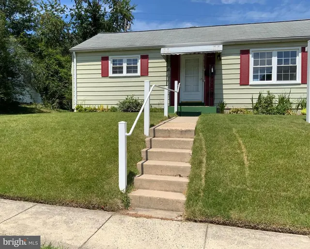 Popular Fairlawn-Laurel Real Estate