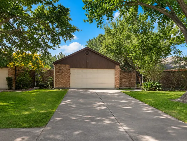 Popular Barrington Place Sec 3 Real Estate