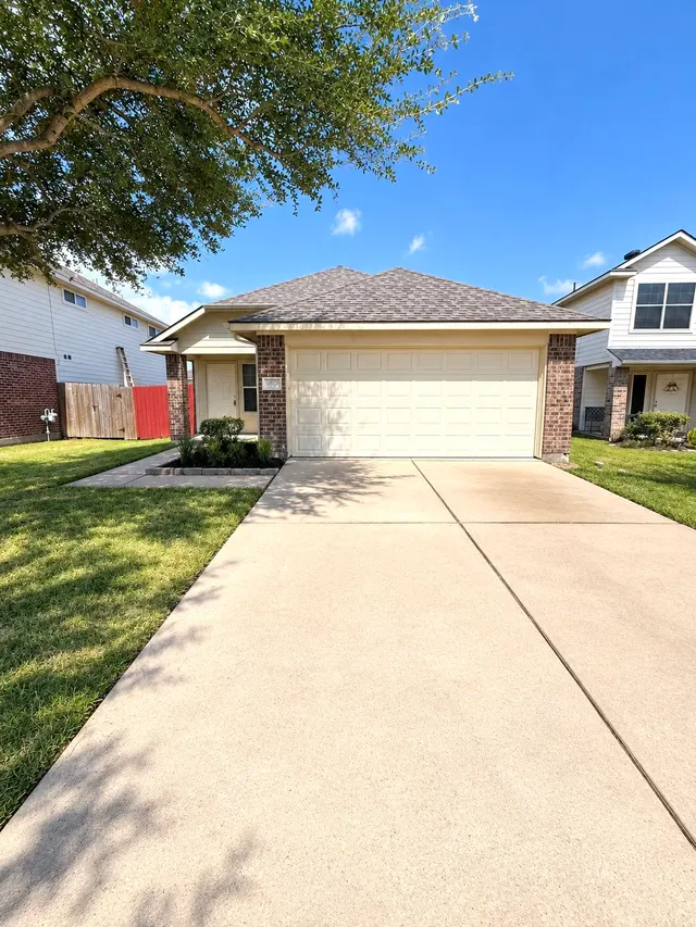 Popular CLEARVIEW VILLAGE SEC 3 Real Estate
