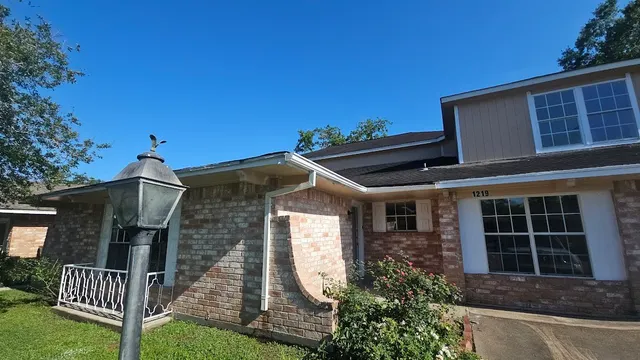 Popular Fallbrook Sec 01 Real Estate