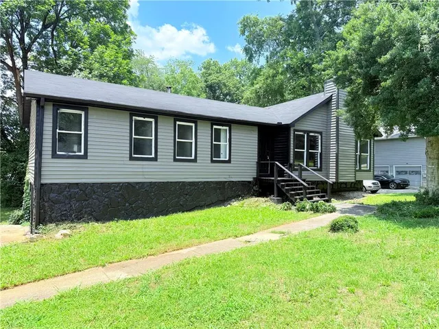 Popular Bridgewater Common Real Estate