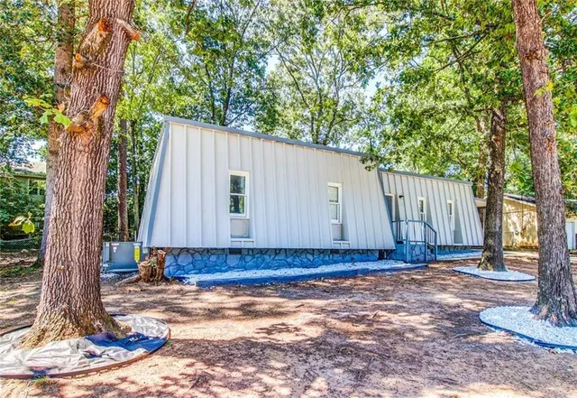Popular HUNTING CREEK HOMES Real Estate