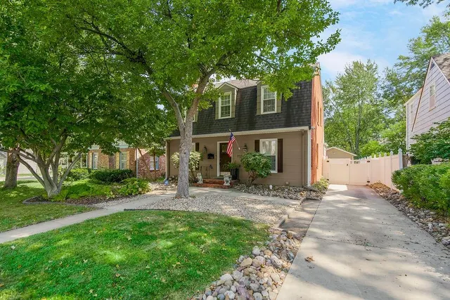 Expensive Knoche Park Real Estate