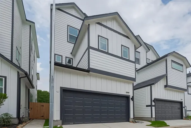 Cheap Regents Court Real Estate