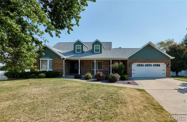 Popular Lake Chateau Estates Real Estate