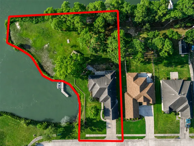 Popular Bayou Oaks Sec 2 Real Estate