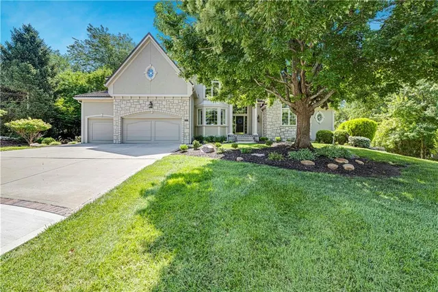 Popular Cedar Creek- Shadow Highlands Real Estate