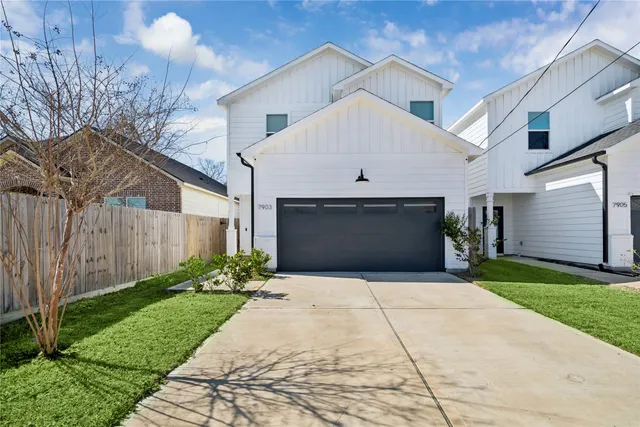 Popular De Los Angeles Real Estate
