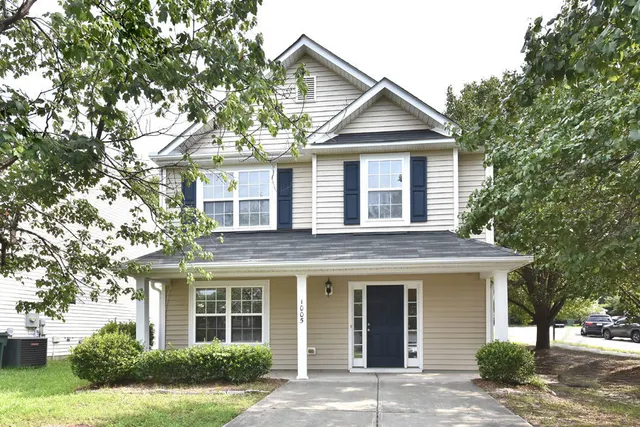 Popular Orchard Lake Real Estate